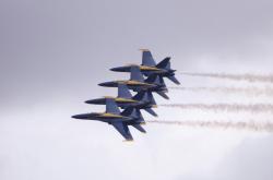 开云体育官网-克莱精准制导！攻防转换关键一环引爆全场，勇士奏响赛季最强音