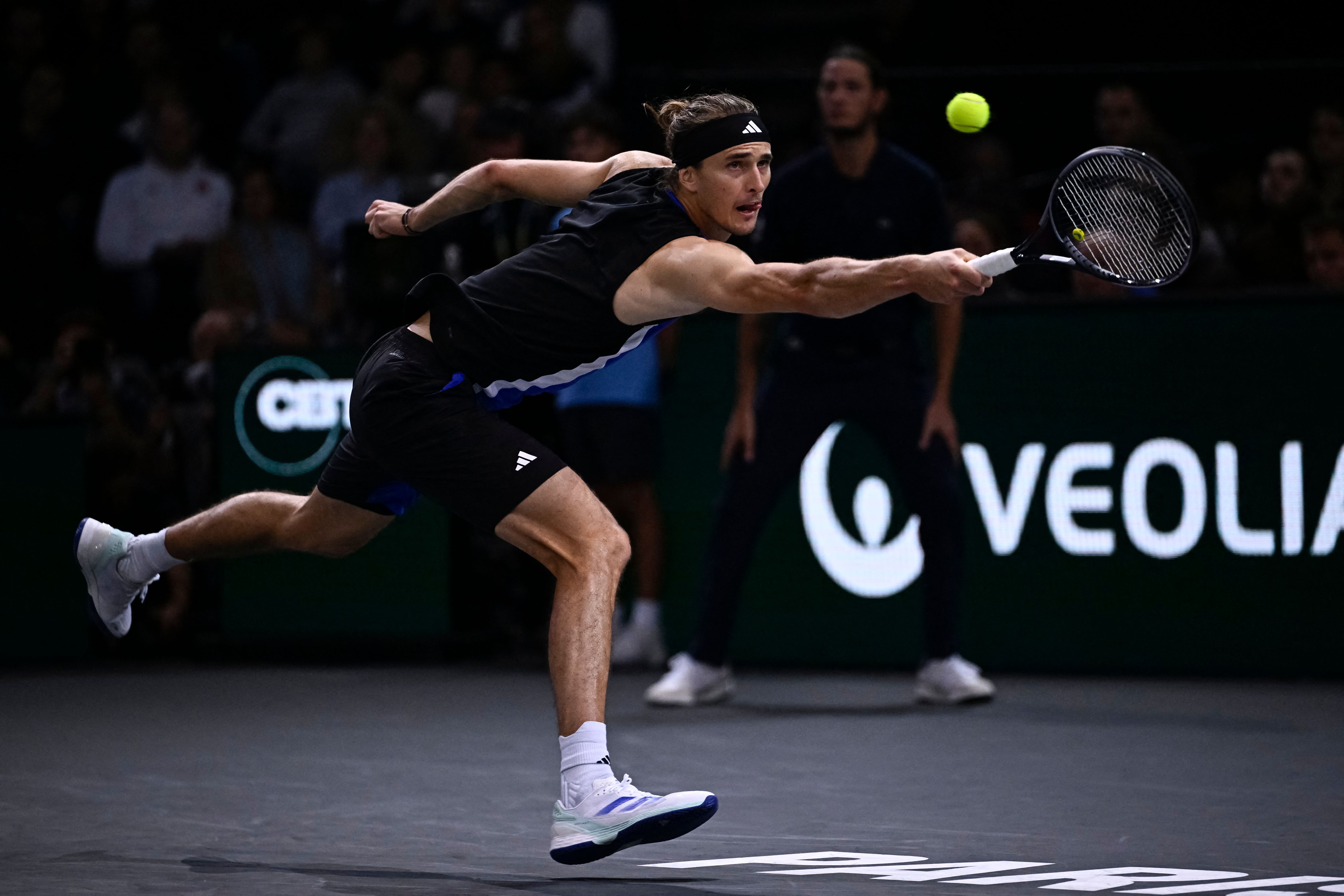 法国网球队逆转德国网球队，兹维列夫一己之力扛起全队