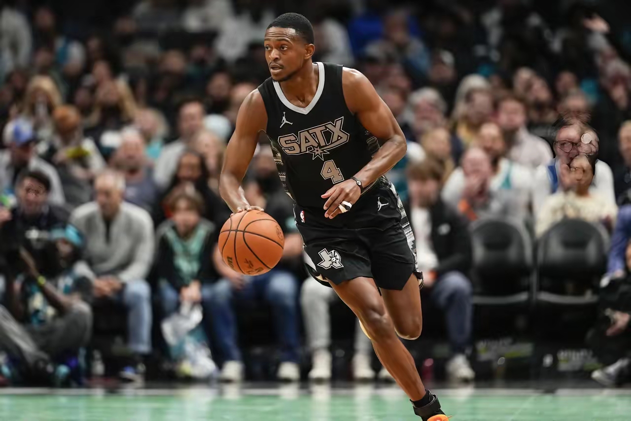 关于马刺血洗奇才，克莱打破历史纪录的信息