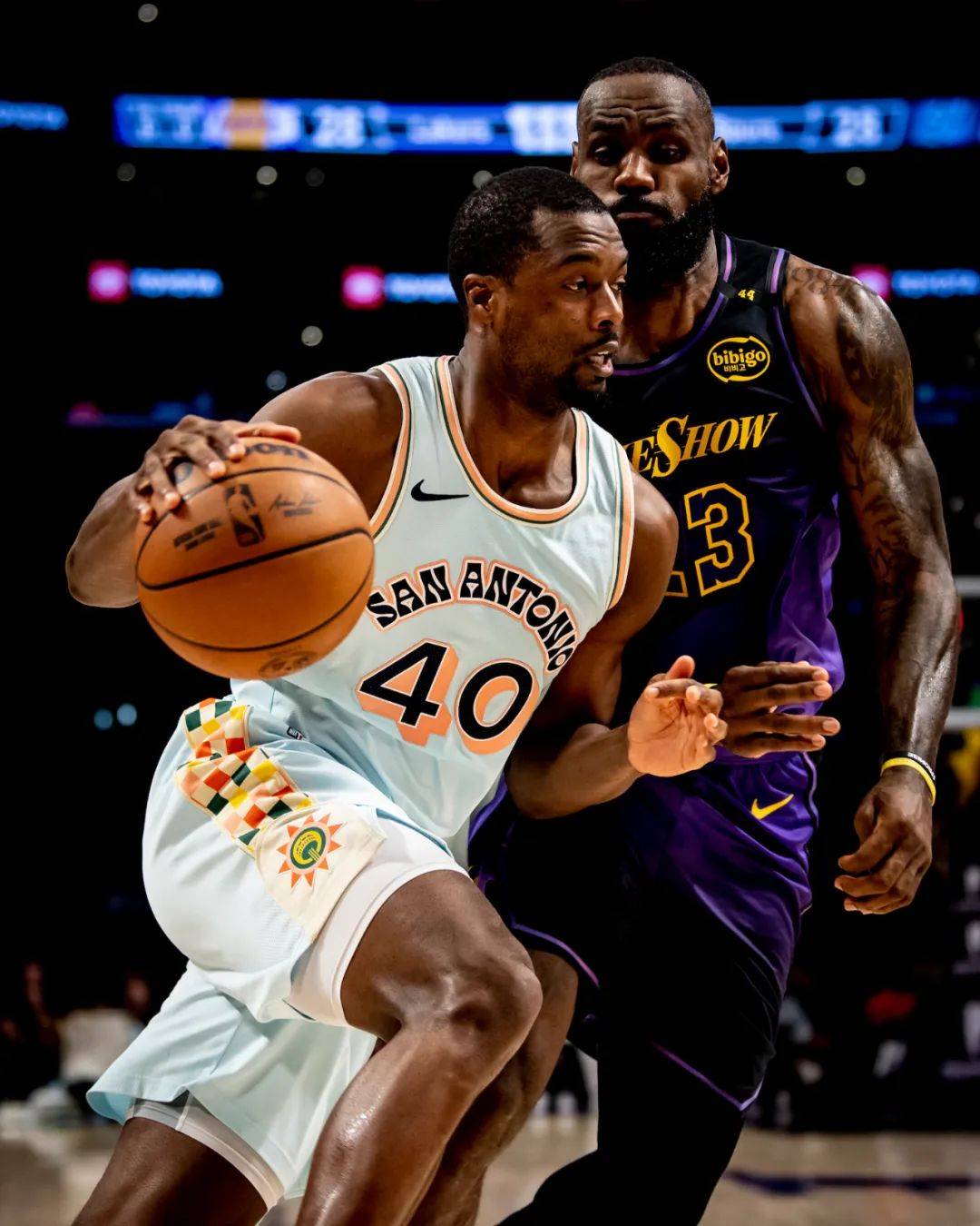 黄蜂翻盘中国男篮，巴恩斯惊艳世界