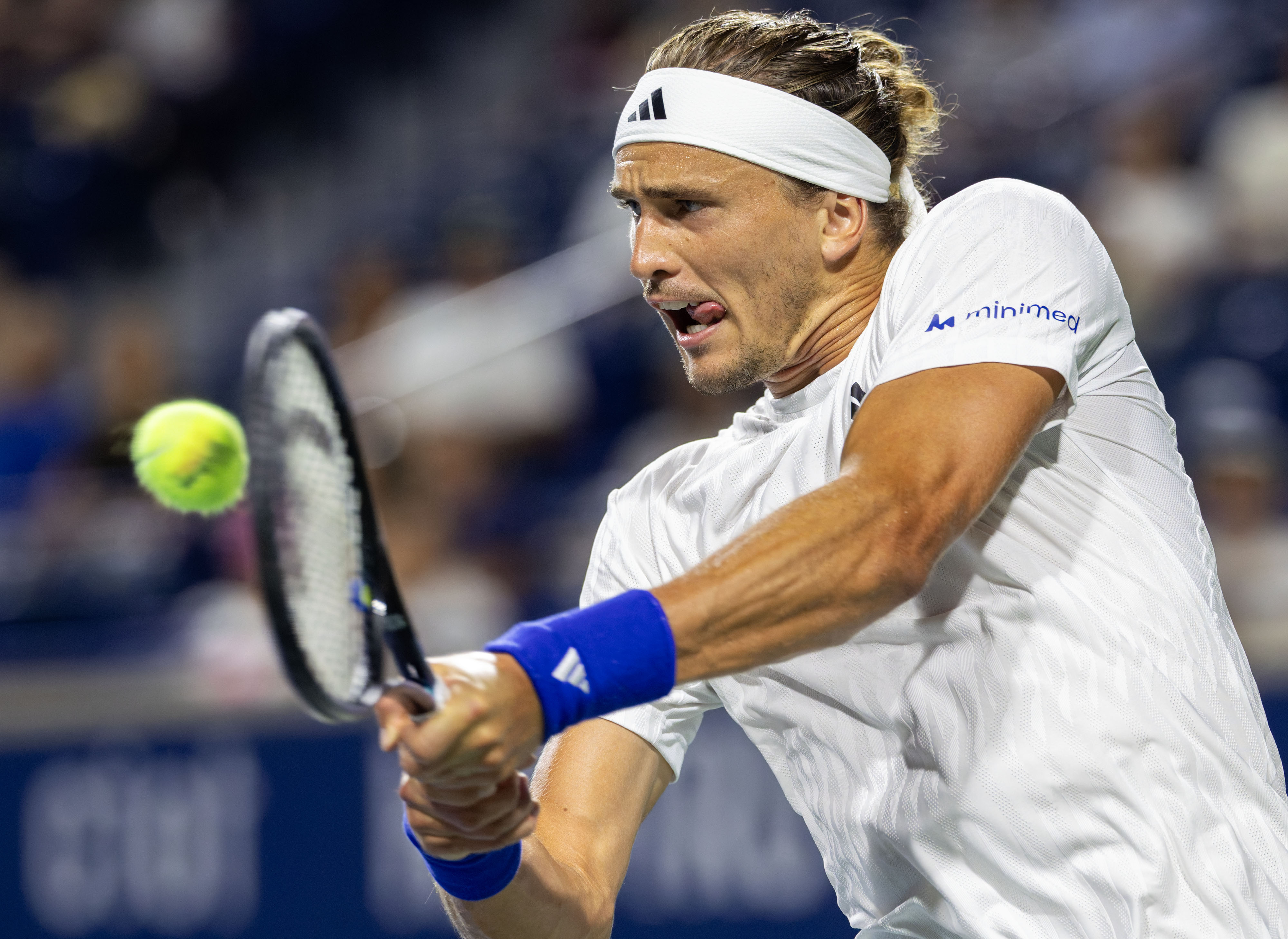 德国网球队碾压英国网球队，兹维列夫统治全场