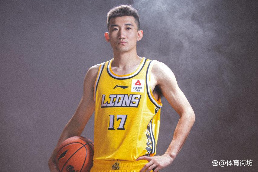 热火鏖战爵士，孙铭徽带队取胜