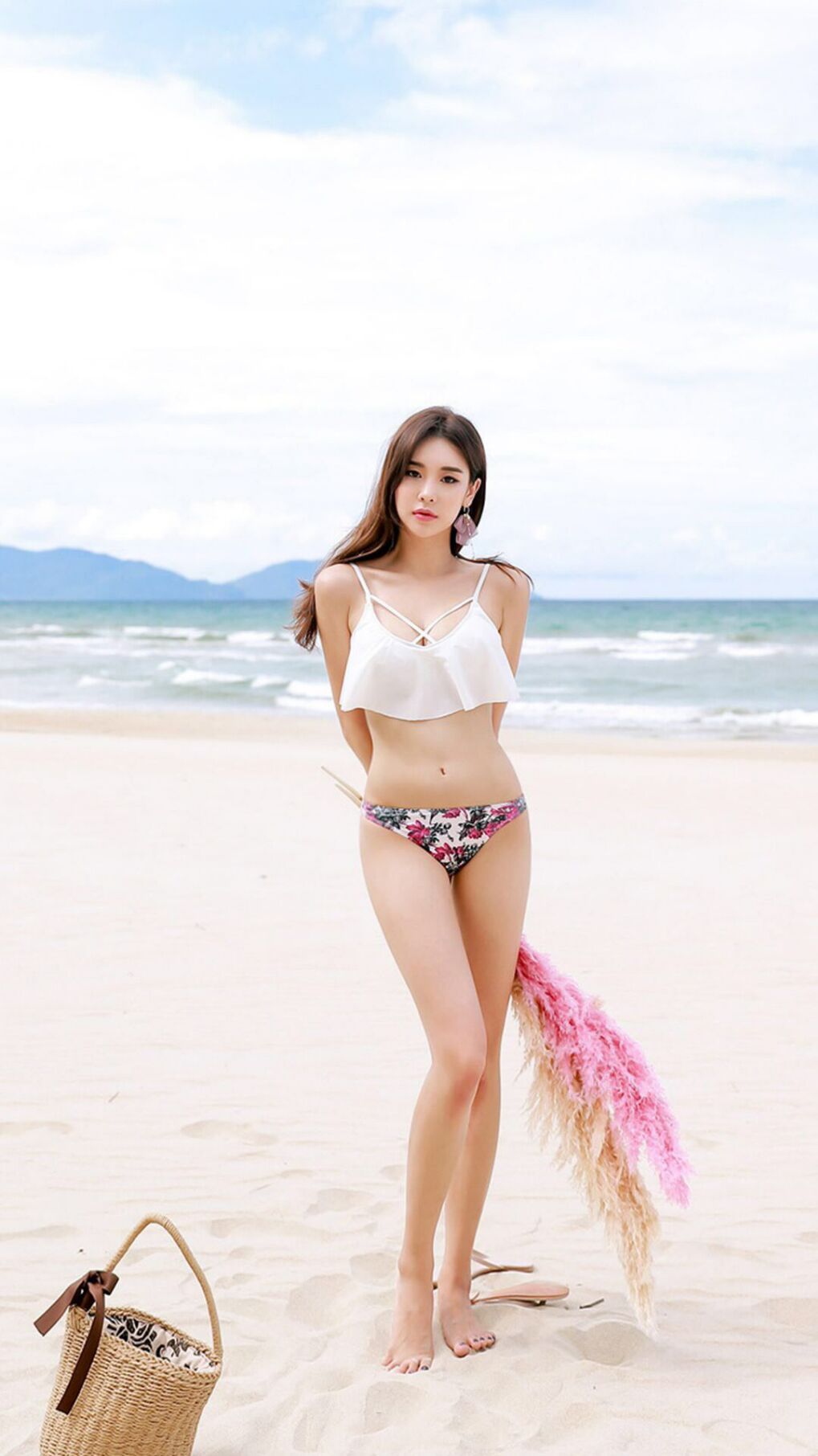 慈善赛凯恩客串戴帽,丹麦友谊赛轻取塞内加尔背后的温情与震撼